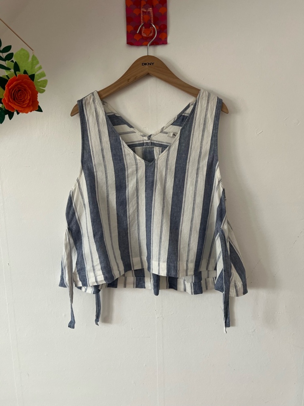 EUC Madewell Linen Blue and White Striped Sleeveless V-Neck Tank XL